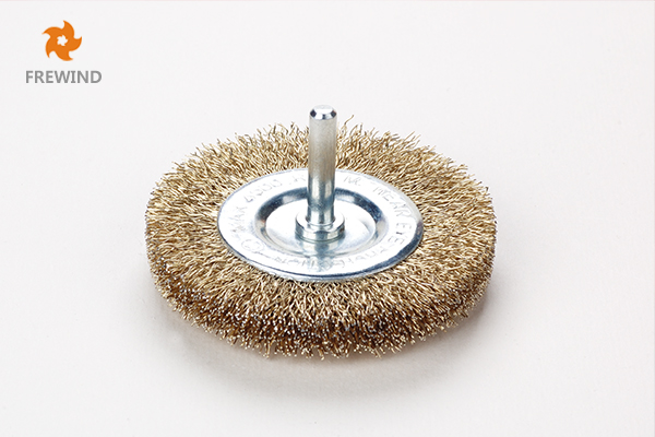 WHEEL BRUSH WITH SHAFT CRIMPED WIRE